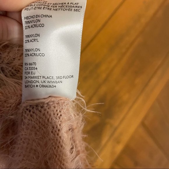 Urban Outfitters Oversized Sweater - Picture 7 of 7